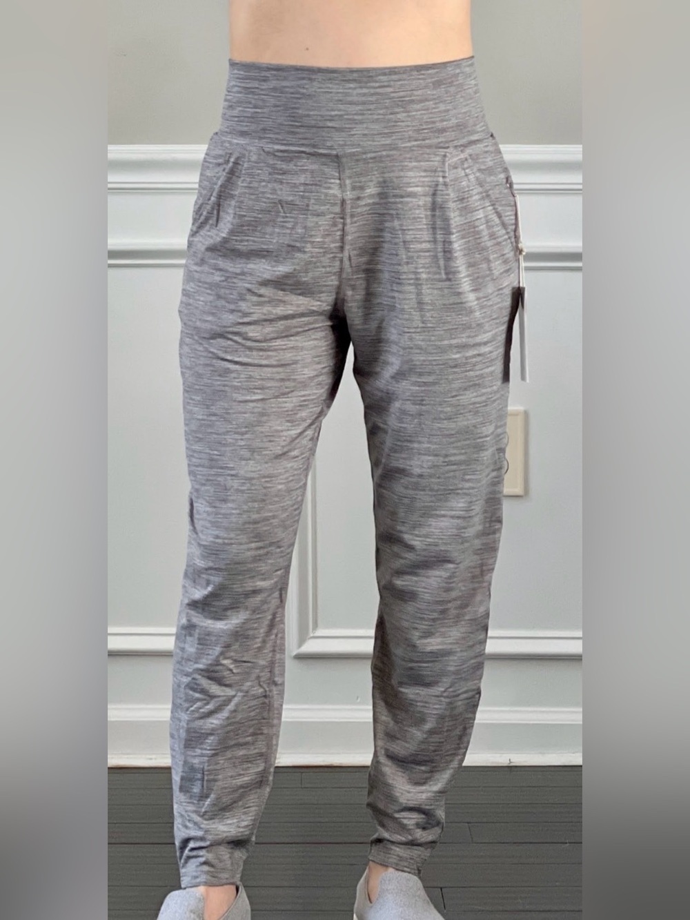 Vuori The Rise The Shine Jogger Heather Gray Women’s Medium